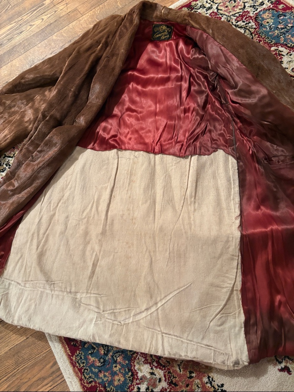 Otter Fur Coat - Picture 8 of 11
